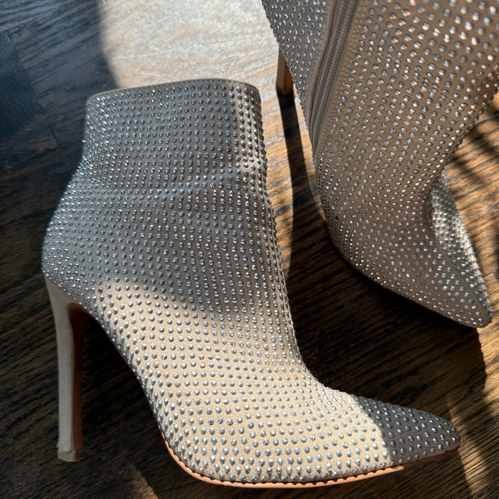 Aldo Nyderrarien Taupe Rhinestone Heeled Boots